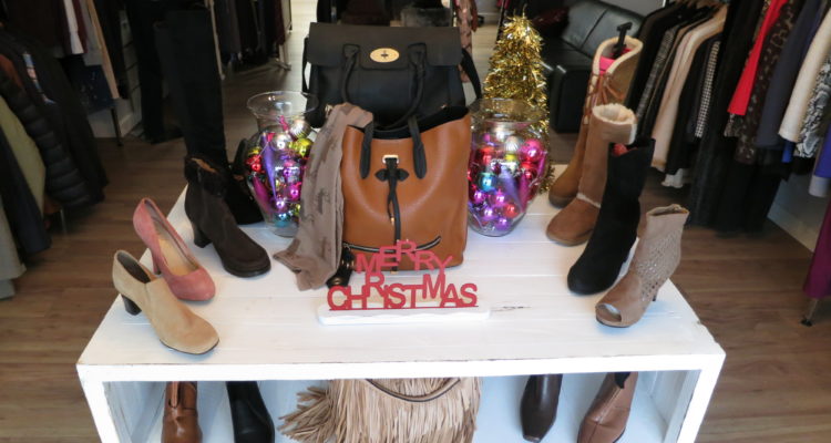 Monton Shop merchandise shoes handbags